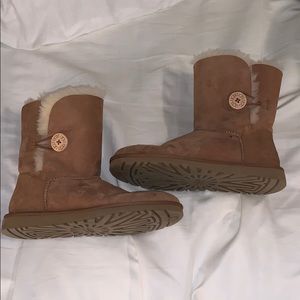Ugg short boots